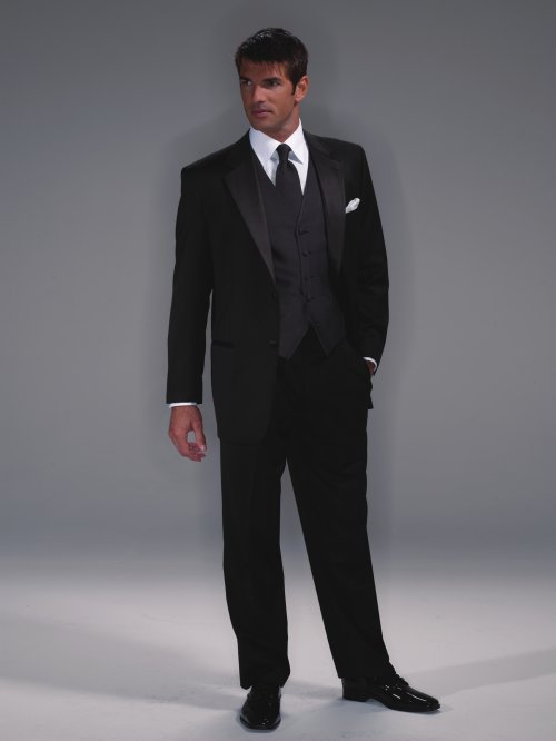 Formal daytime Morning Suit A gray or black cutaway jacket 